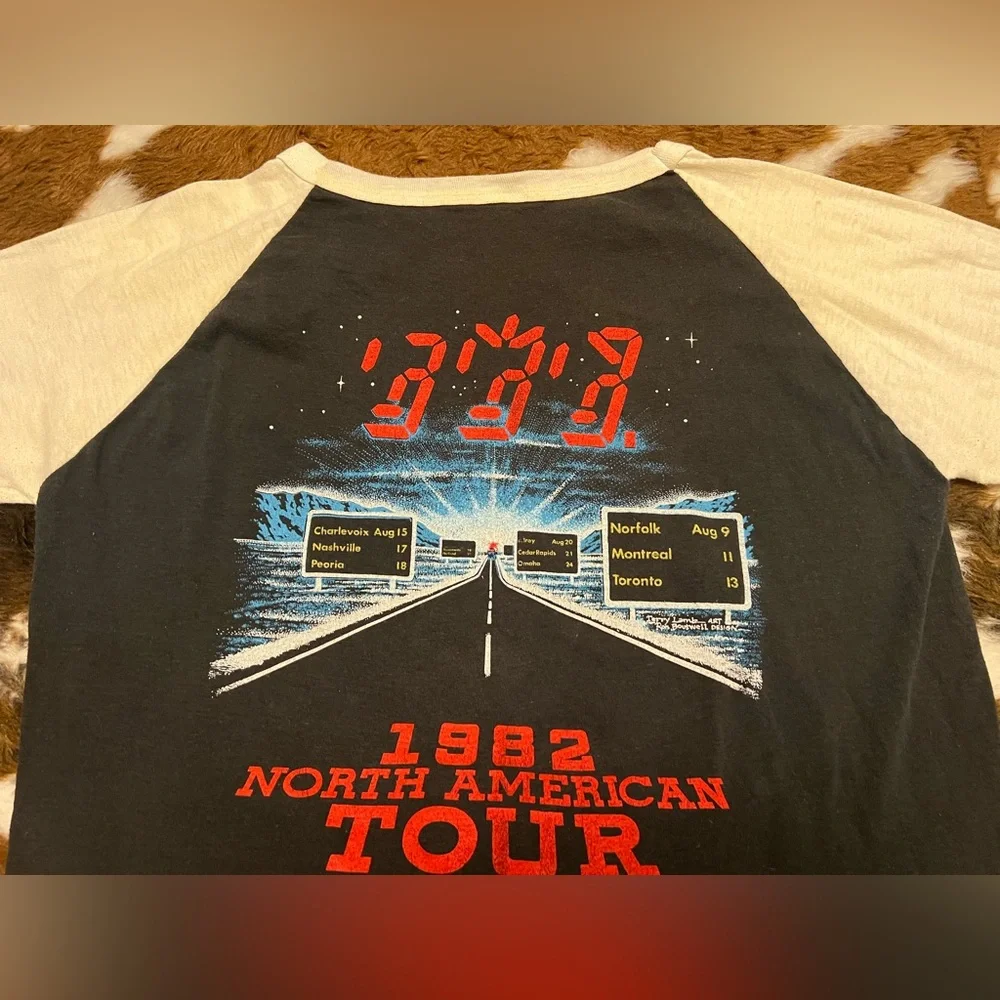 Rare HTF VTG Single Stitch The Police Band Concert Tour 80s Raglan T-shirt - Picture 11 of 16